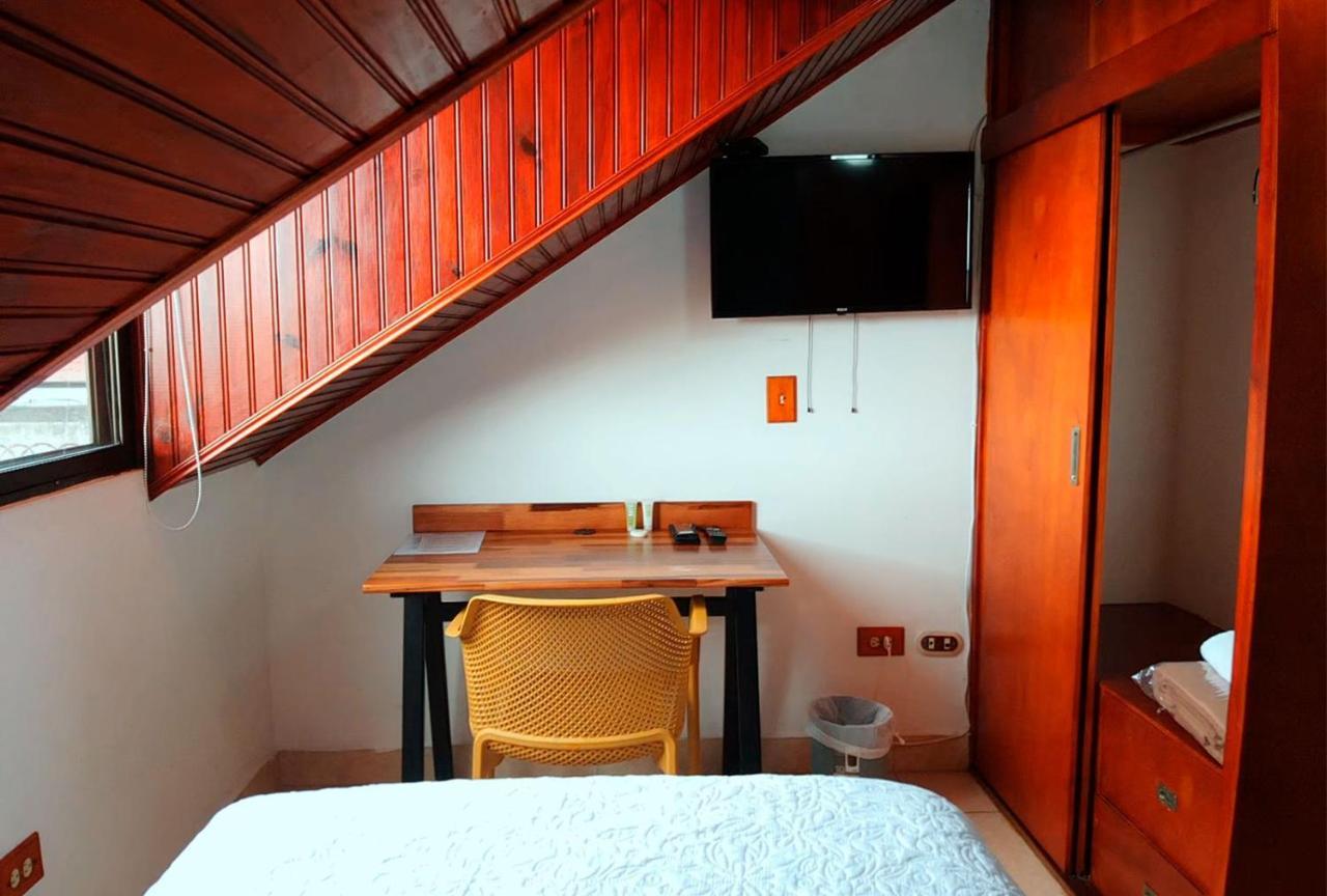 Trebol Amarillo Bed & Breakfast Эскасу Экстерьер фото