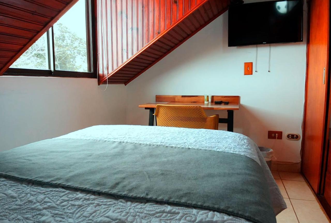 Trebol Amarillo Bed & Breakfast Эскасу Экстерьер фото