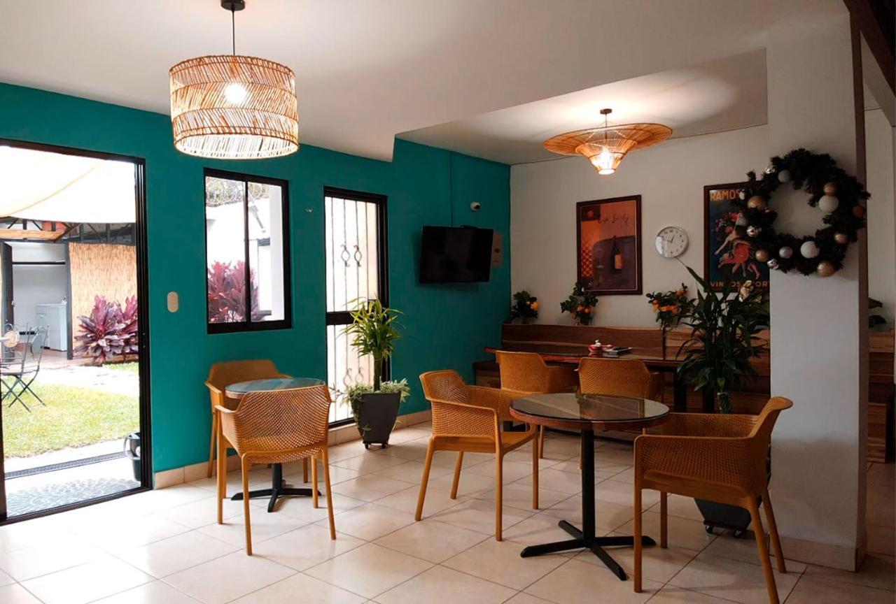 Trebol Amarillo Bed & Breakfast Эскасу Экстерьер фото